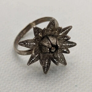 Vintage  925 flower ring
